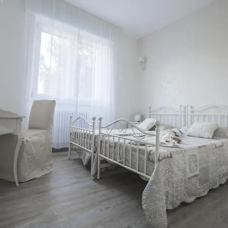 Lilly Chic Bed & Breakfast